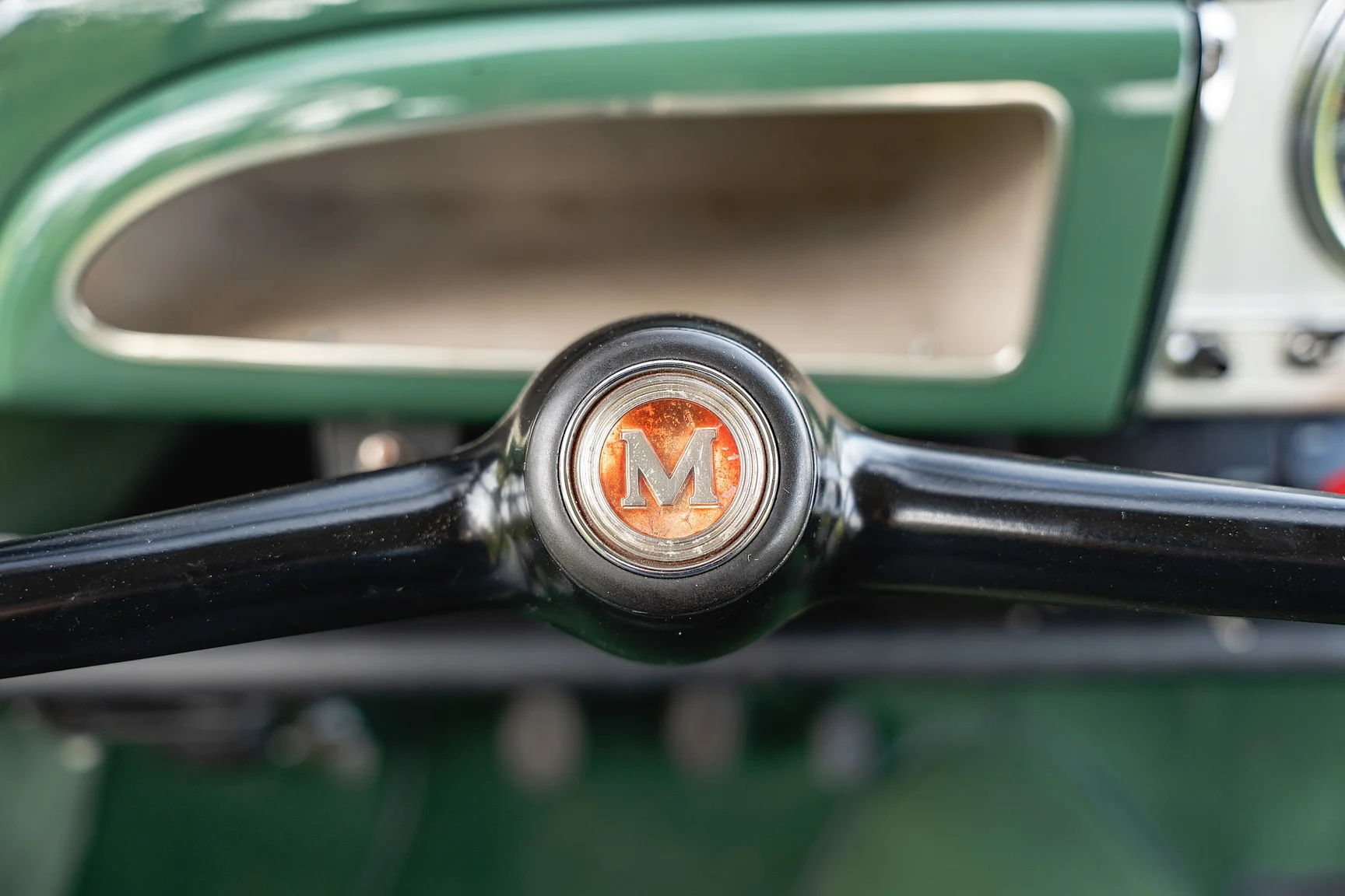 Interior image of 1968 Morris Minor Traveller (26)