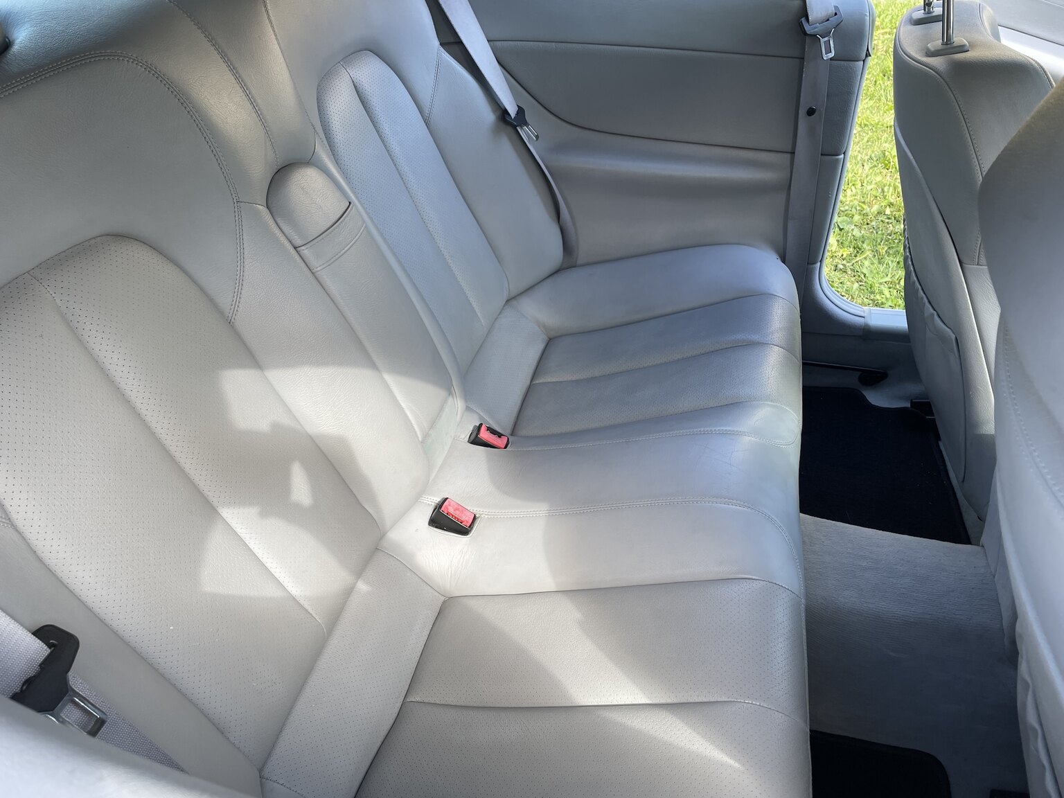 Interior image of 2001 Mercedes-Benz CLK 230 Kompressor
