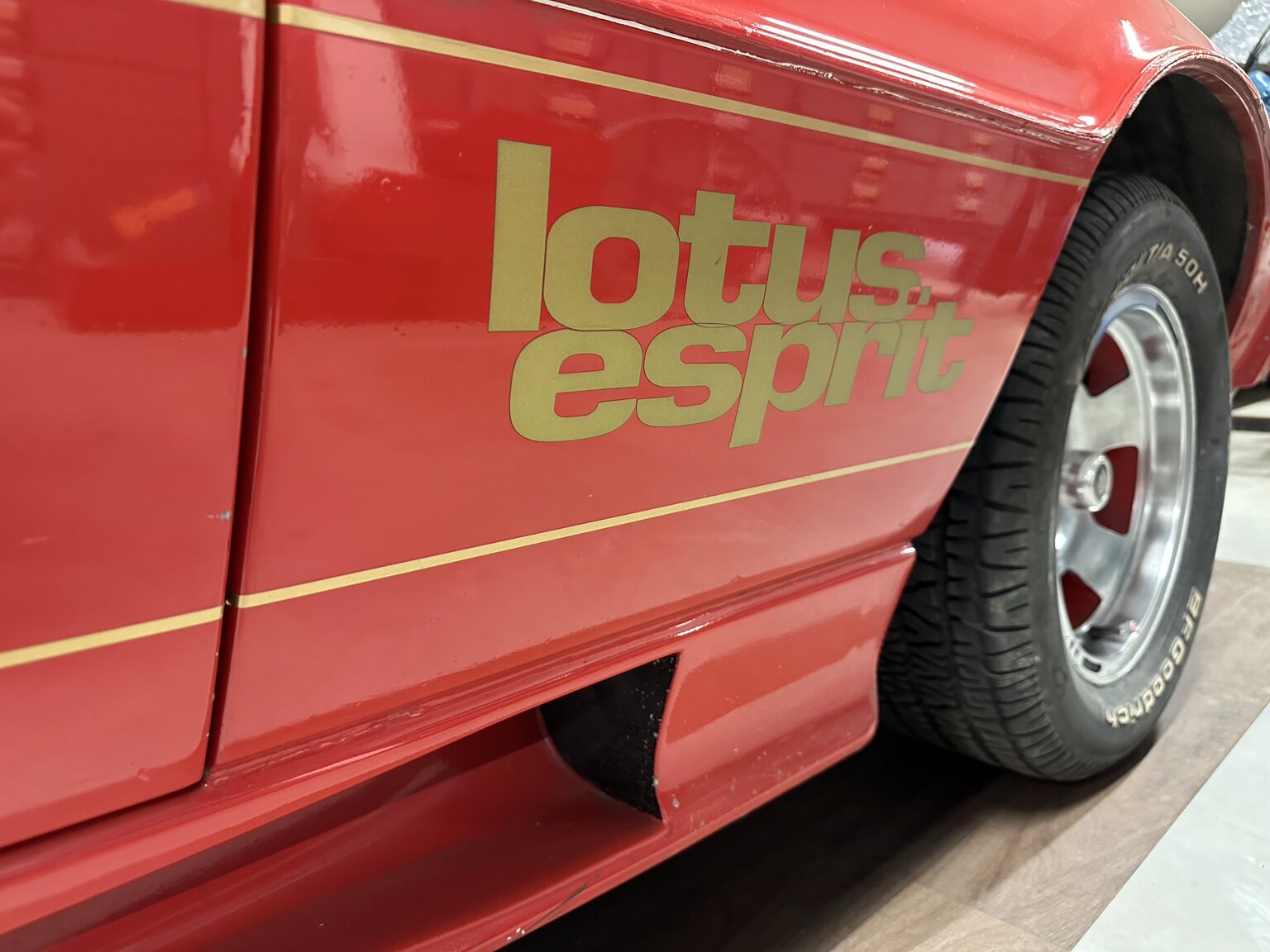 Exteriörbild på 1977 Lotus Esprit S1