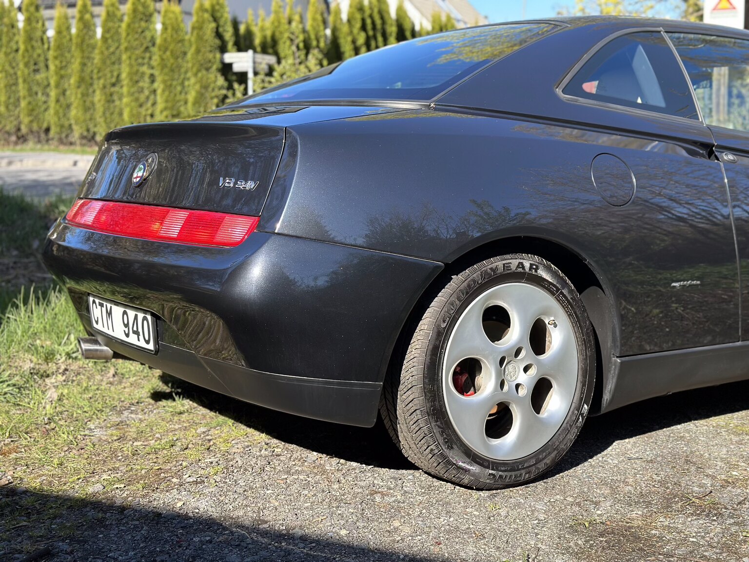 Exteriörbild på 1997 Alfa Romeo GTV 3.0