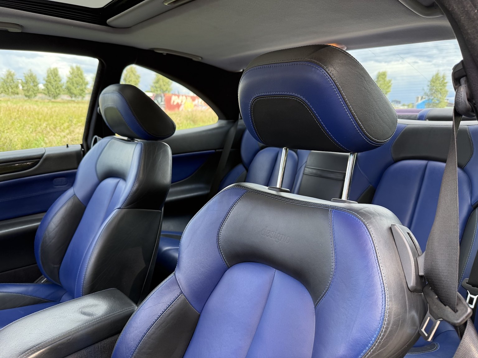Interior image of 2000 Mercedes-Benz CLK 55 AMG Coupé