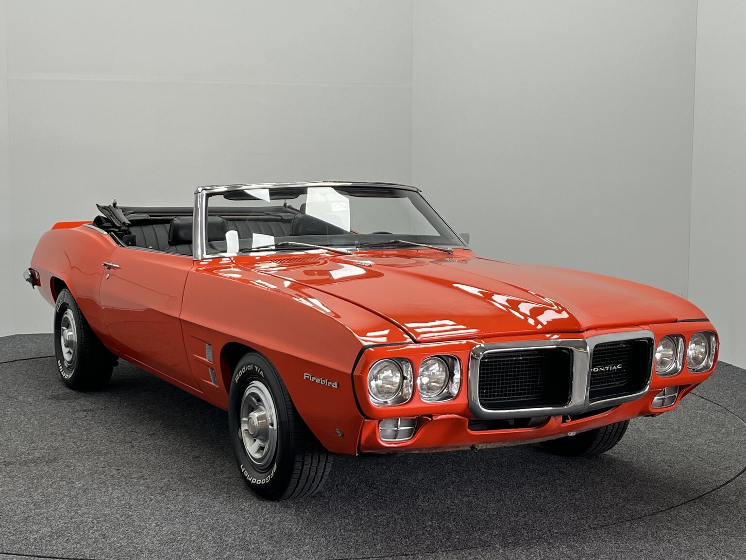 Exteriörbild på 1969 Pontiac Firebird