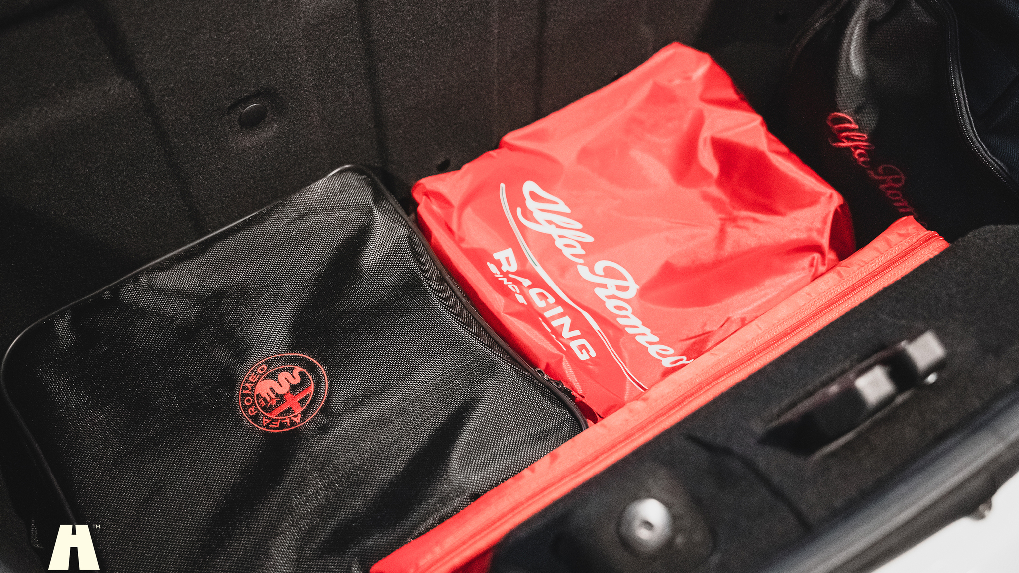 Interior image of 2016 Alfa Romeo 4C (26)