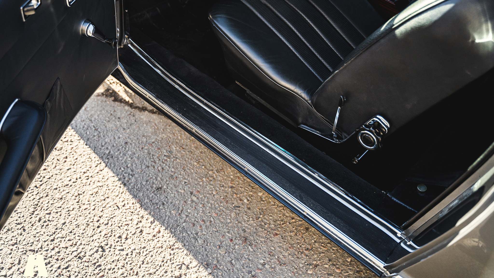 Interiörbild 1970 Mercedes 280 SL Pagoda (11)