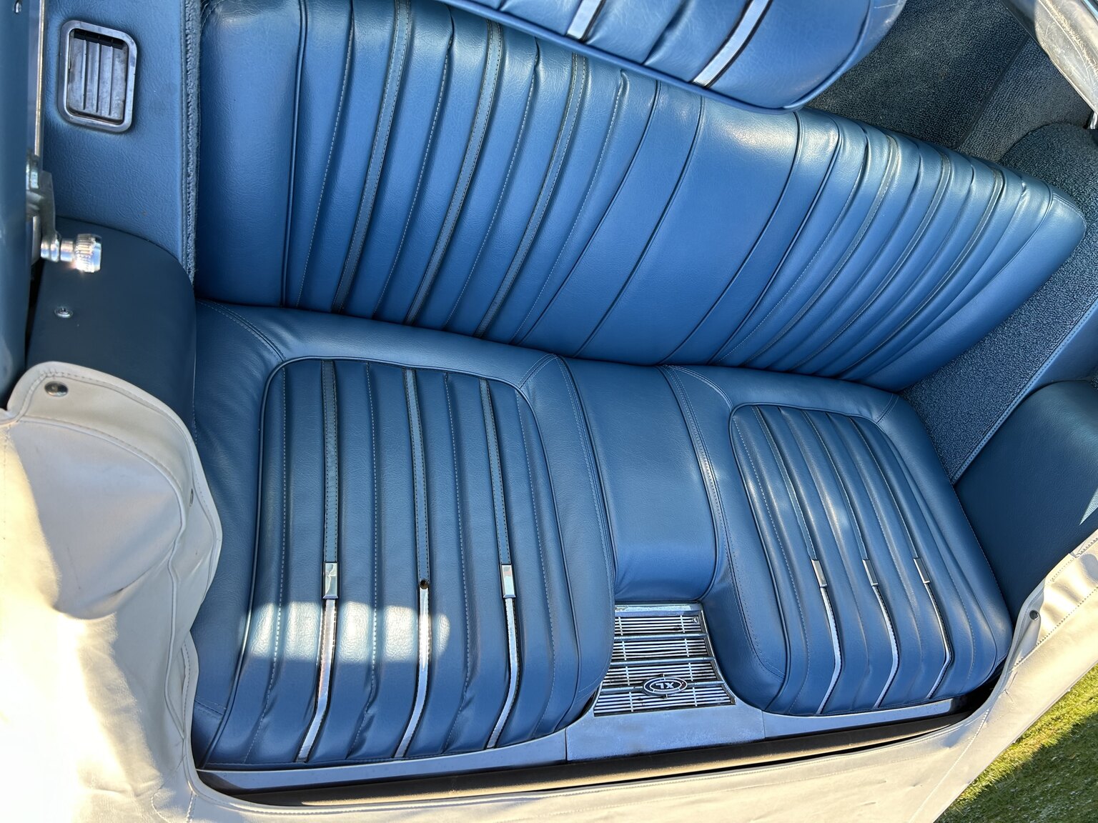 Interior image of 1962 Ford Galaxie 500 XL Sunliner