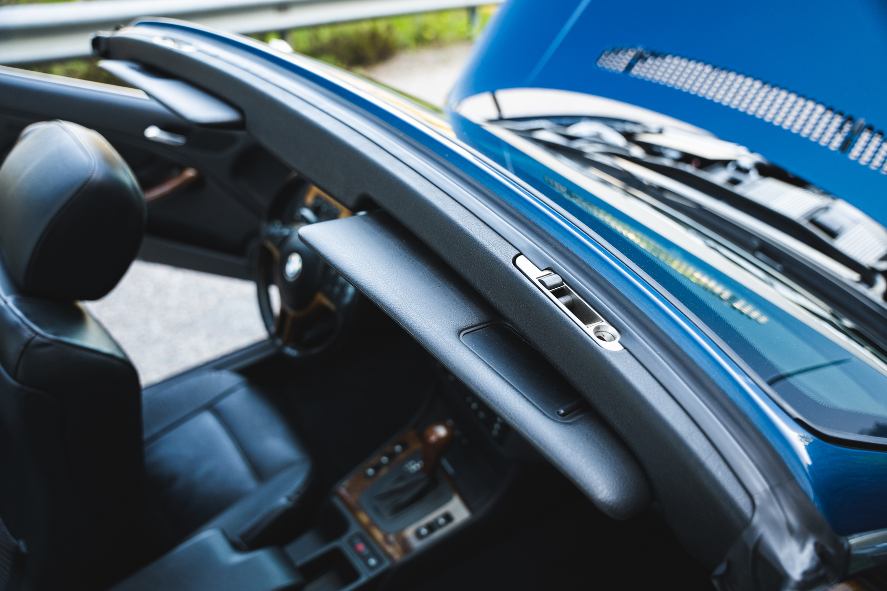 Interior image of 2001 BMW E46 325 Cabriolet (57)