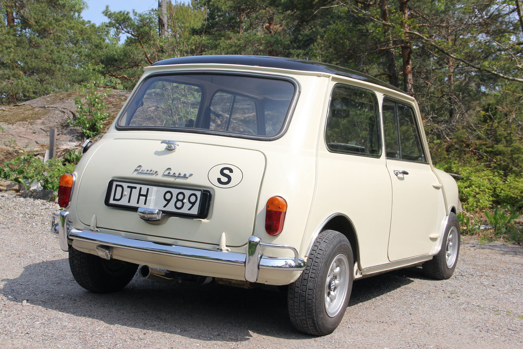 Exterior image of 1966 BMC Cooper (4)