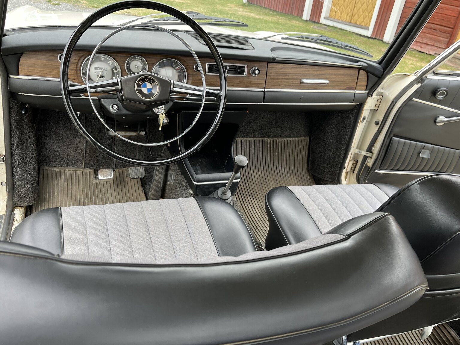 Interior image of 1965 BMW 1800