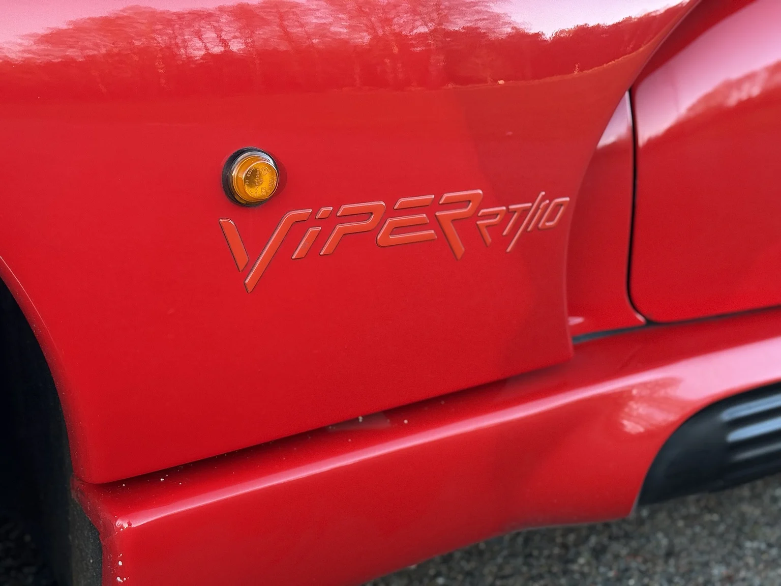 Exteriörbild på 1994 Chrysler Viper (35)