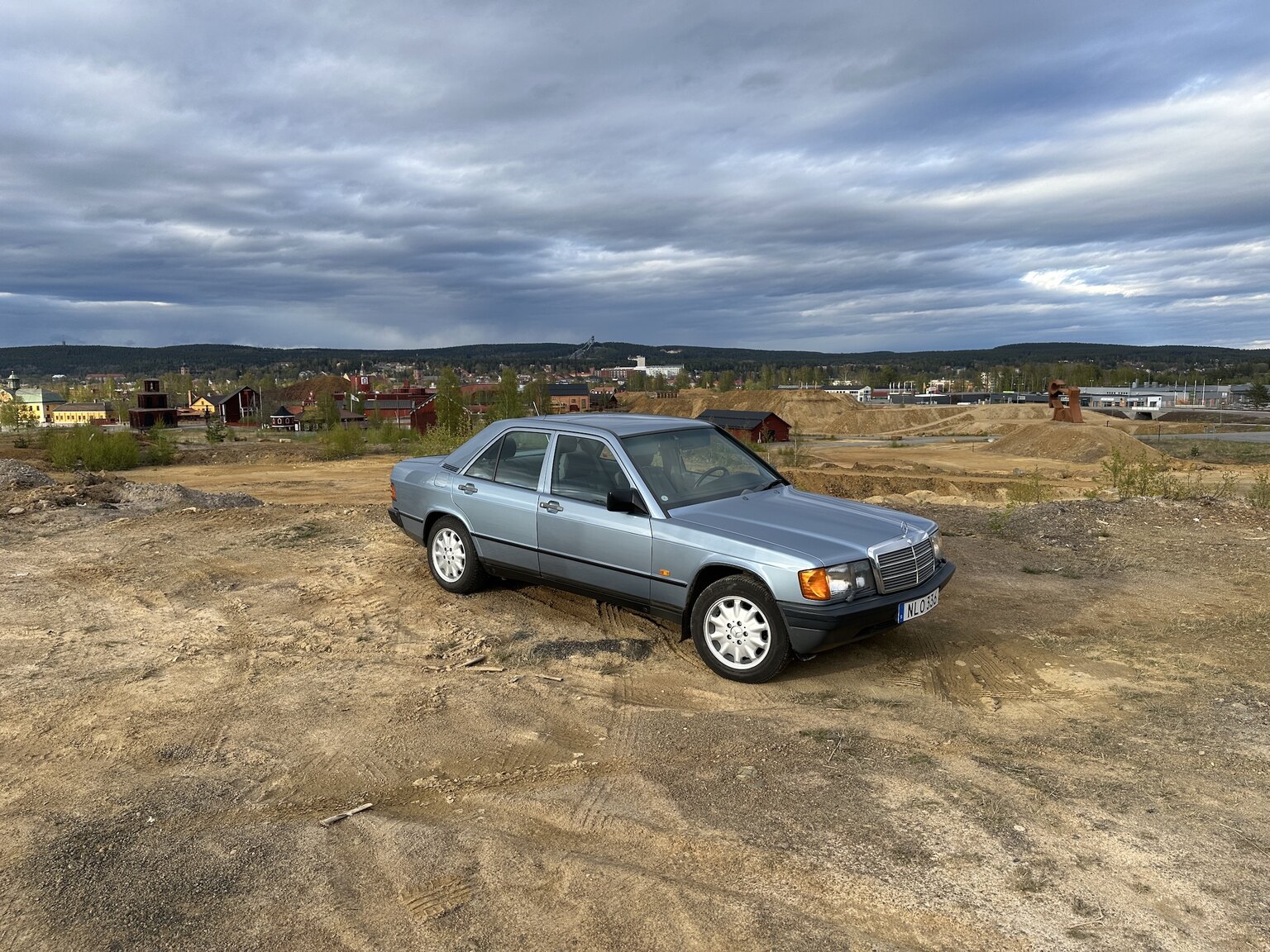 Exterior image of 1988 Mercedes-Benz 190 E