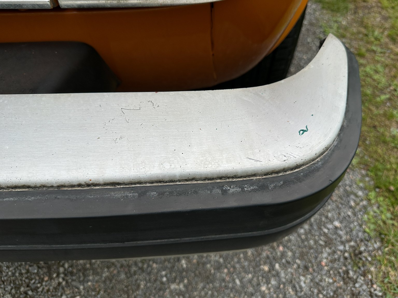 Exteriörbild på 1974 Volvo 142 2.0