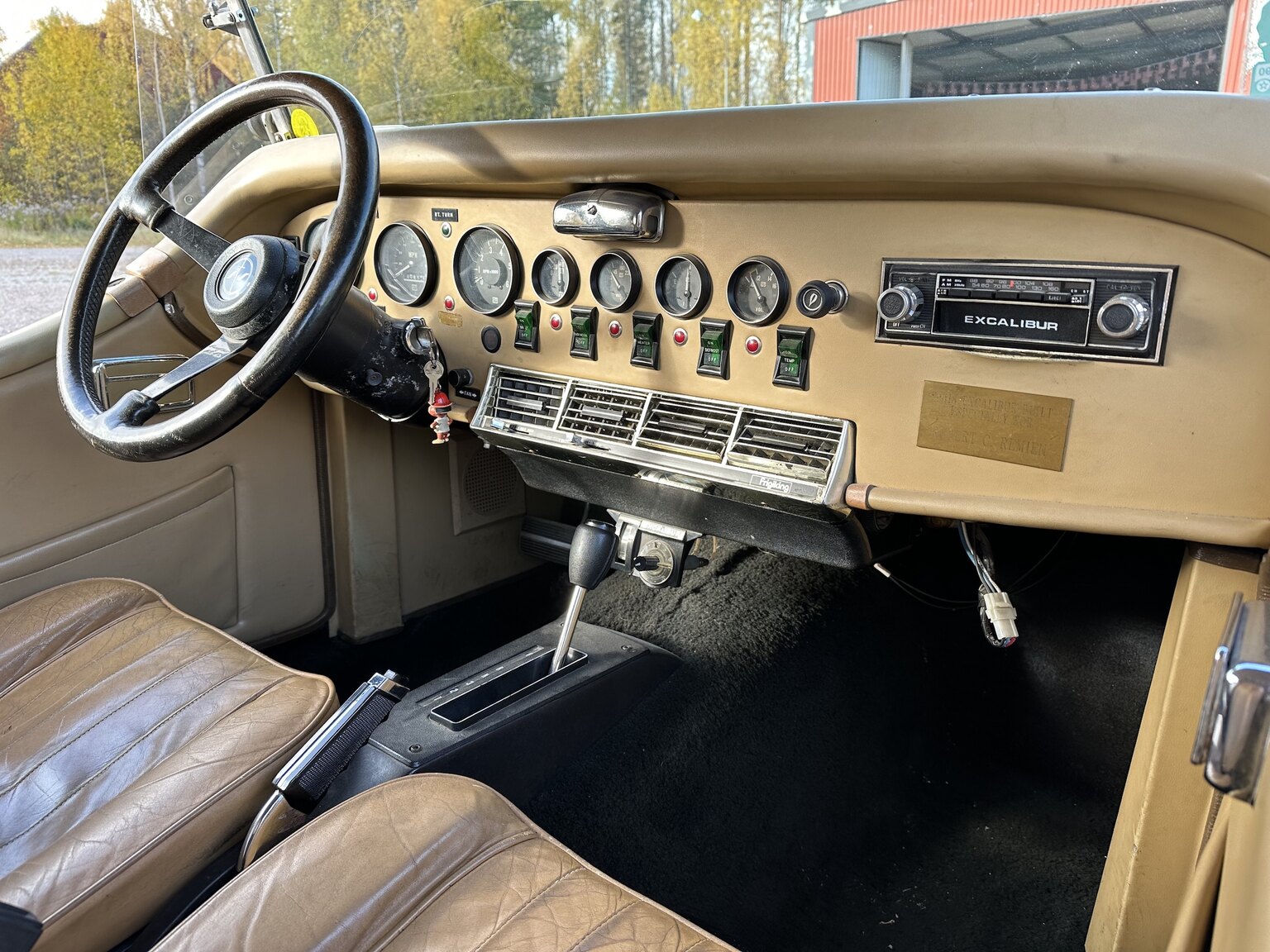 Interior image of 1975 Excalibur Phaeton series III 