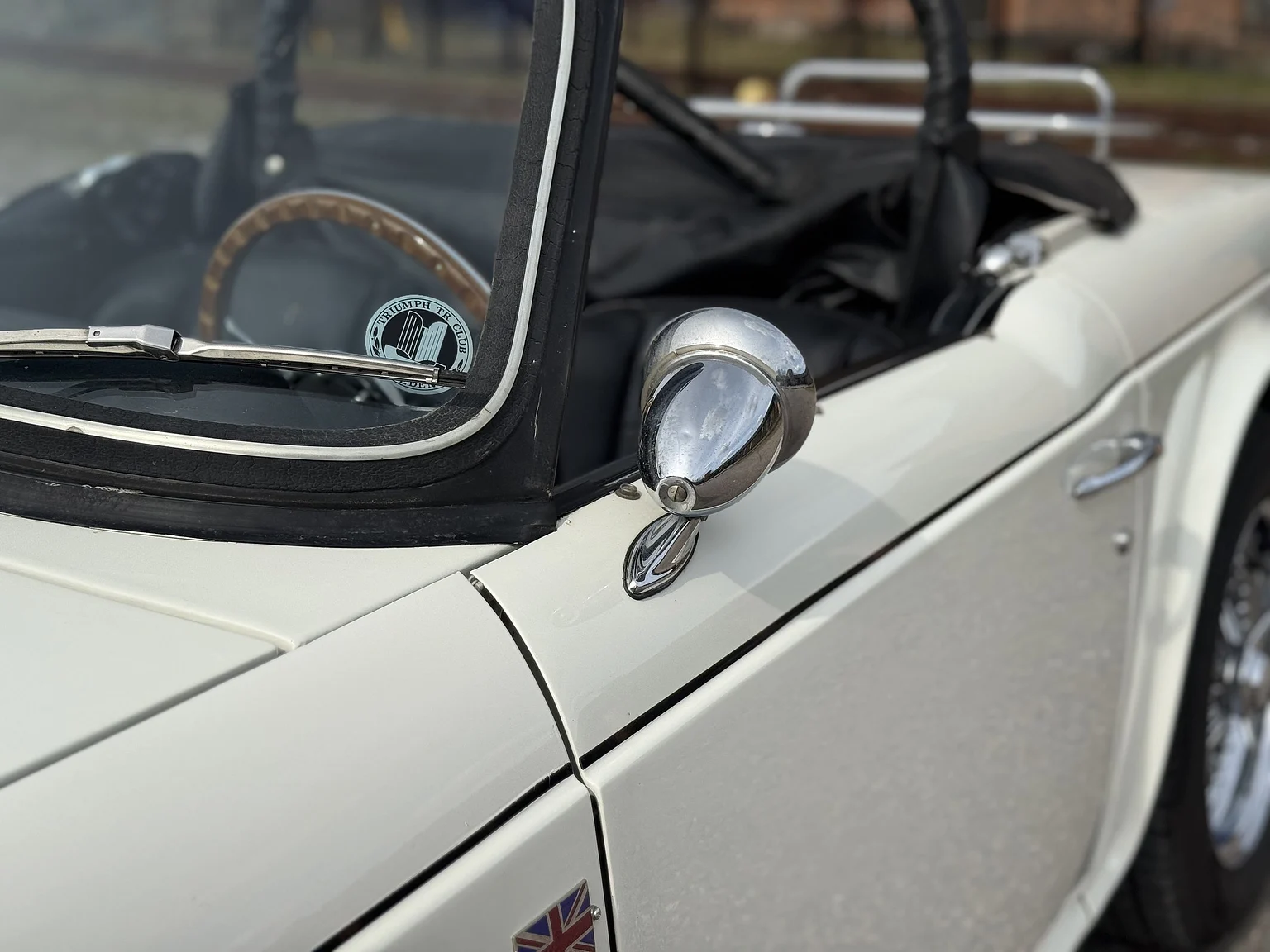 Aussenfoto 1970 Triumph TR6 Hardtop  (26)