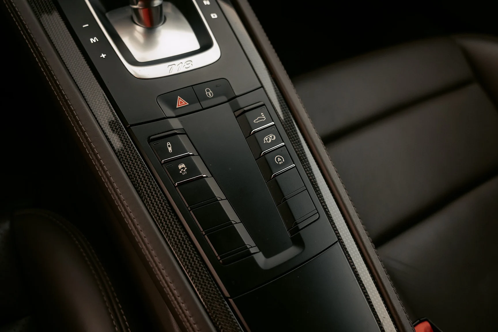 Interior image of 2017 Porsche 718 Cayman S (24)