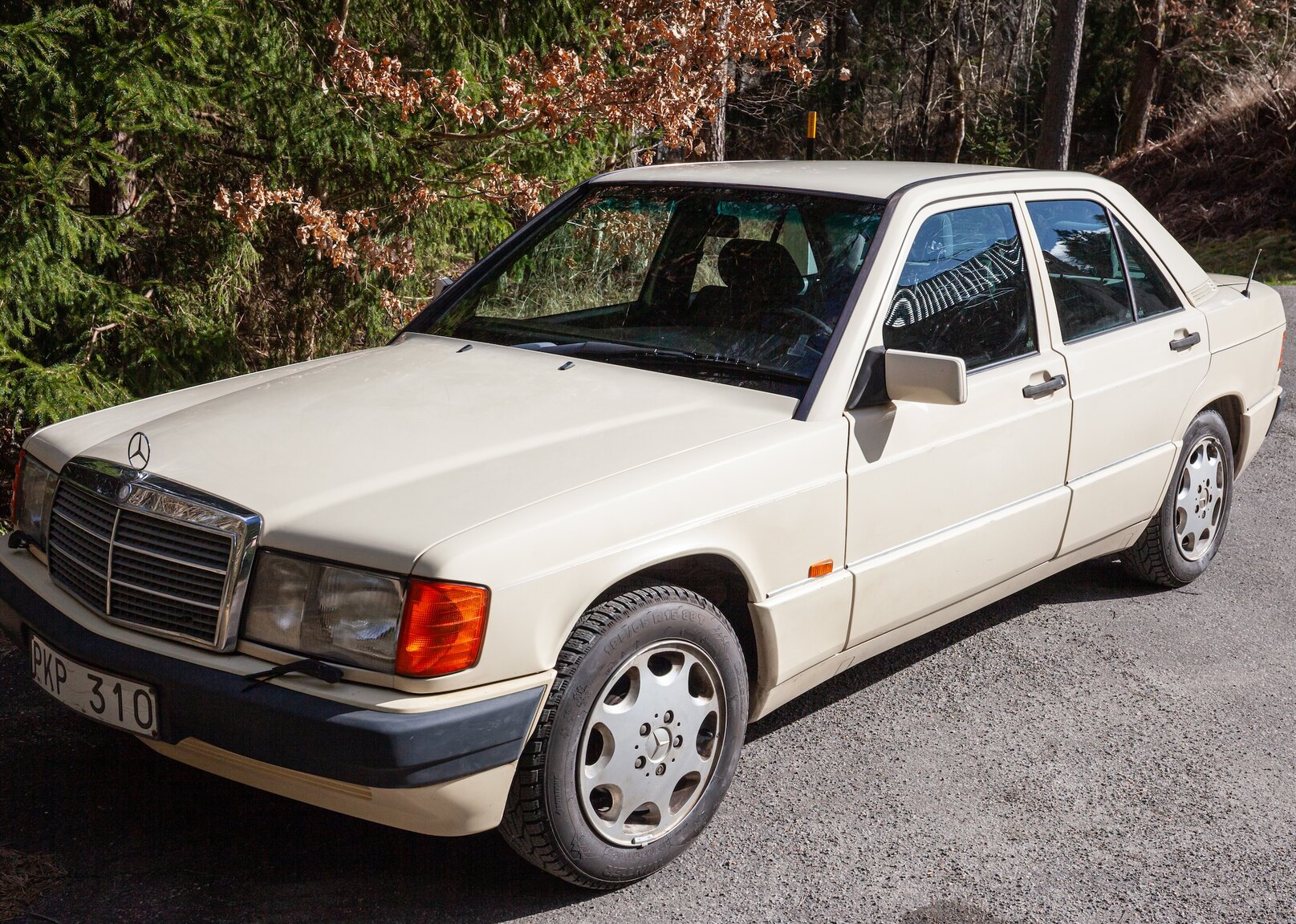 Exteriörbild på 1993 Mercedes-Benz 190 E 2.0