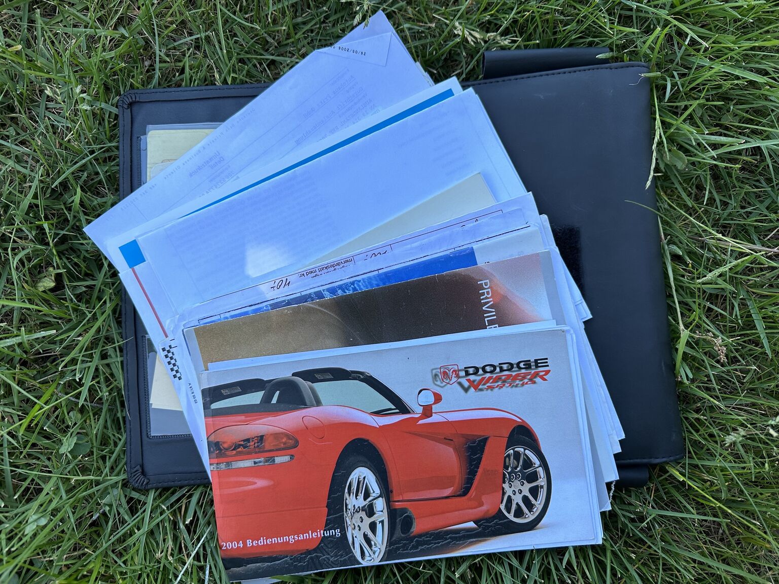 Documentation for 2004 Dodge Viper SRT-10 (3)