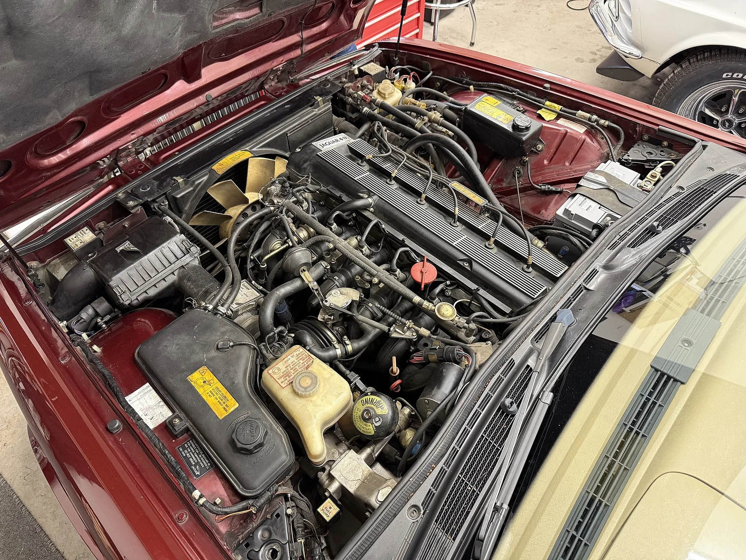 Image of 1991 Jaguar XJ40 Sovereign (1) mechanics