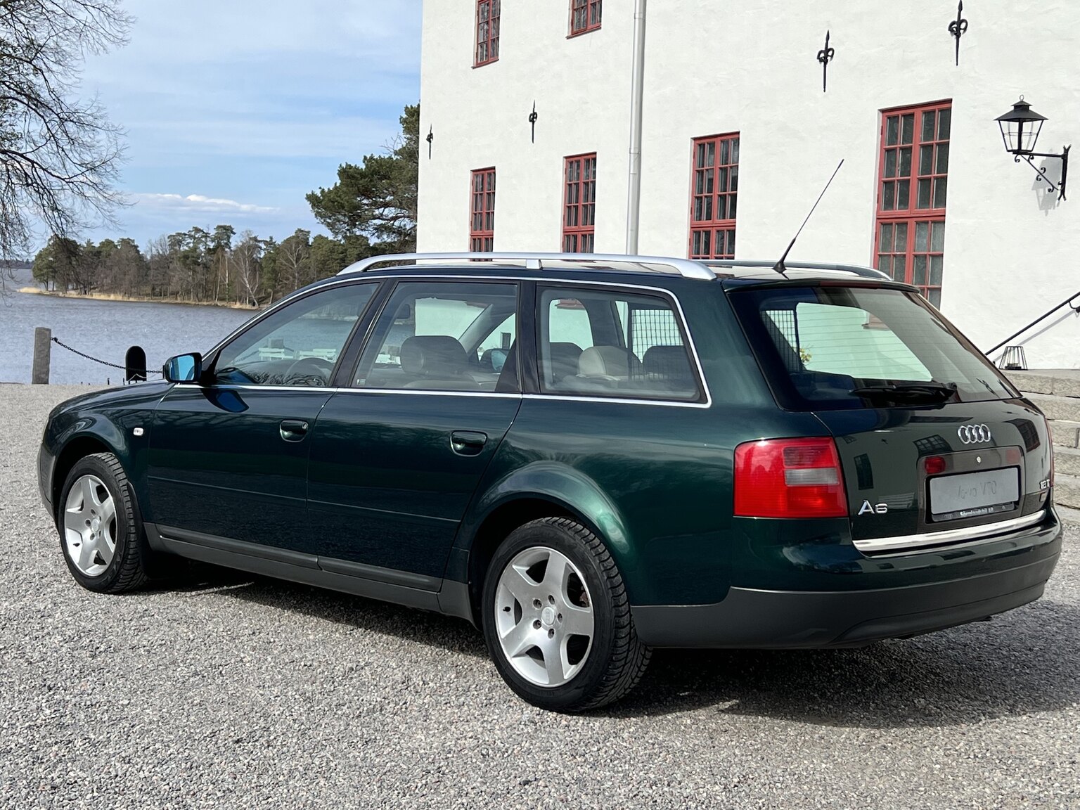 Exteriörbild på 1998 Audi A6 Avant 1.8T