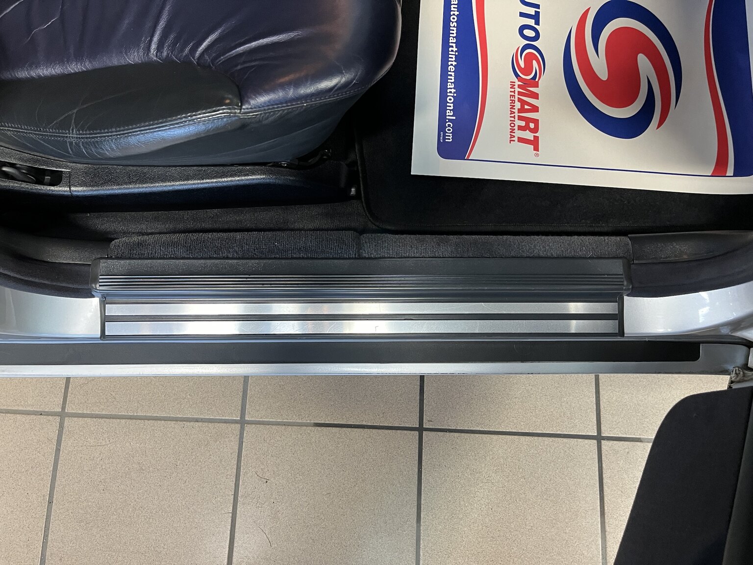 Innenraumfoto von 1998 Mercedes-Benz E55 AMG