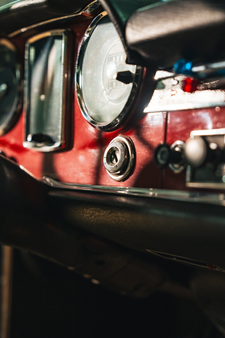 Innenraumfoto von 1966 Mercedes-Benz 230 SL 