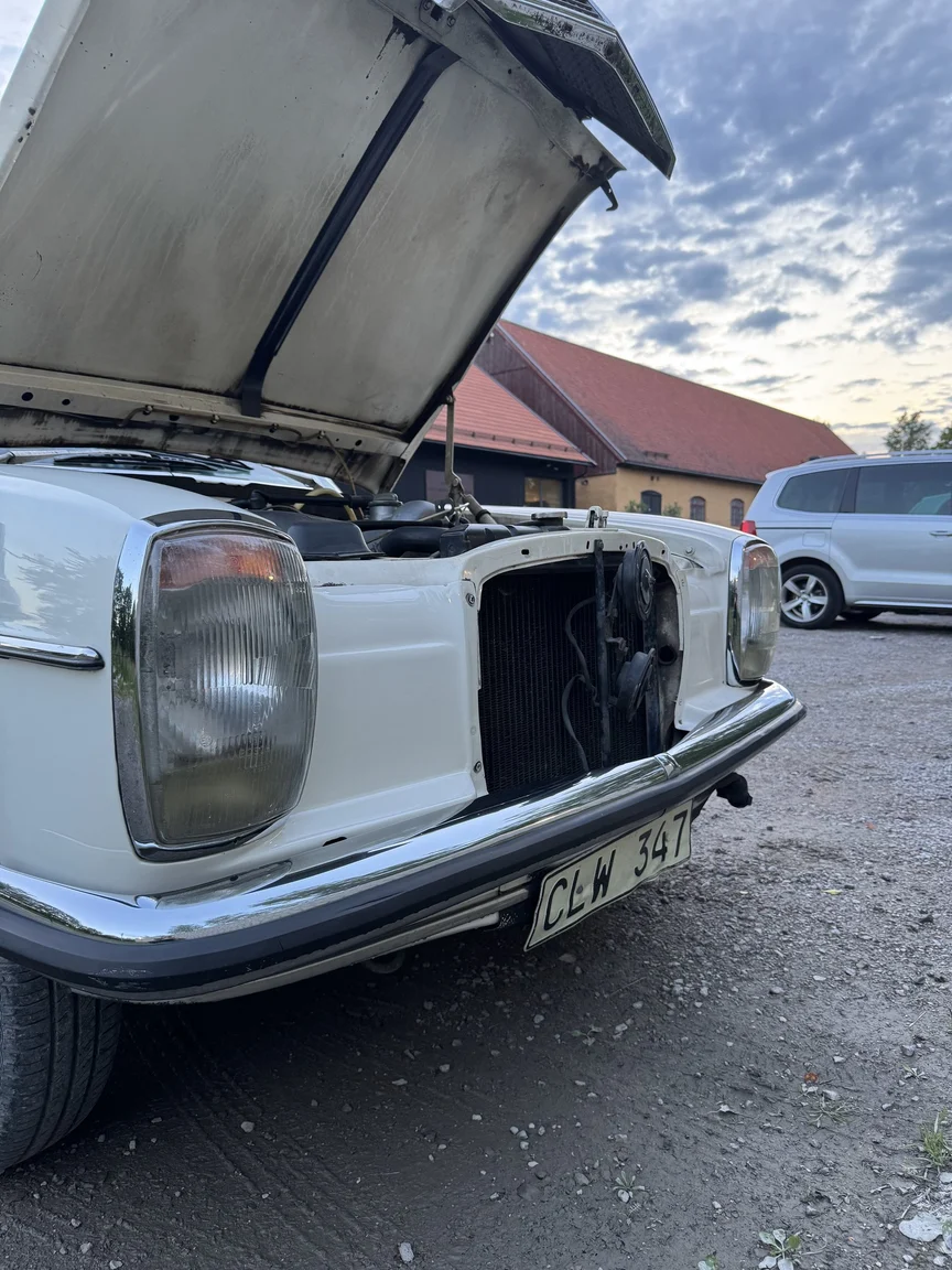 Image of 1972 Mercedes-Benz 200 mechanics (12)