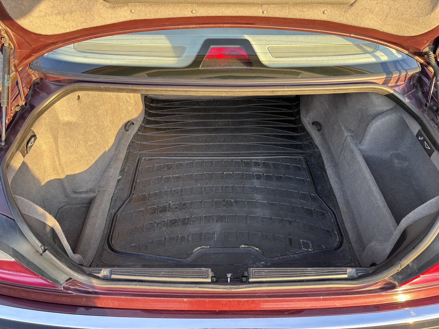 Interior image of 1996 BMW 728iA