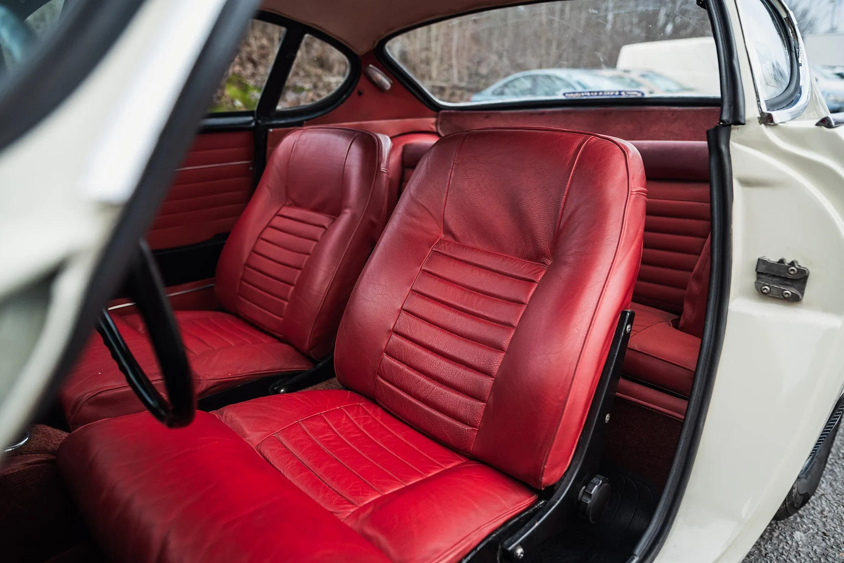Interior image of 1964 Volvo P 1800S (3)