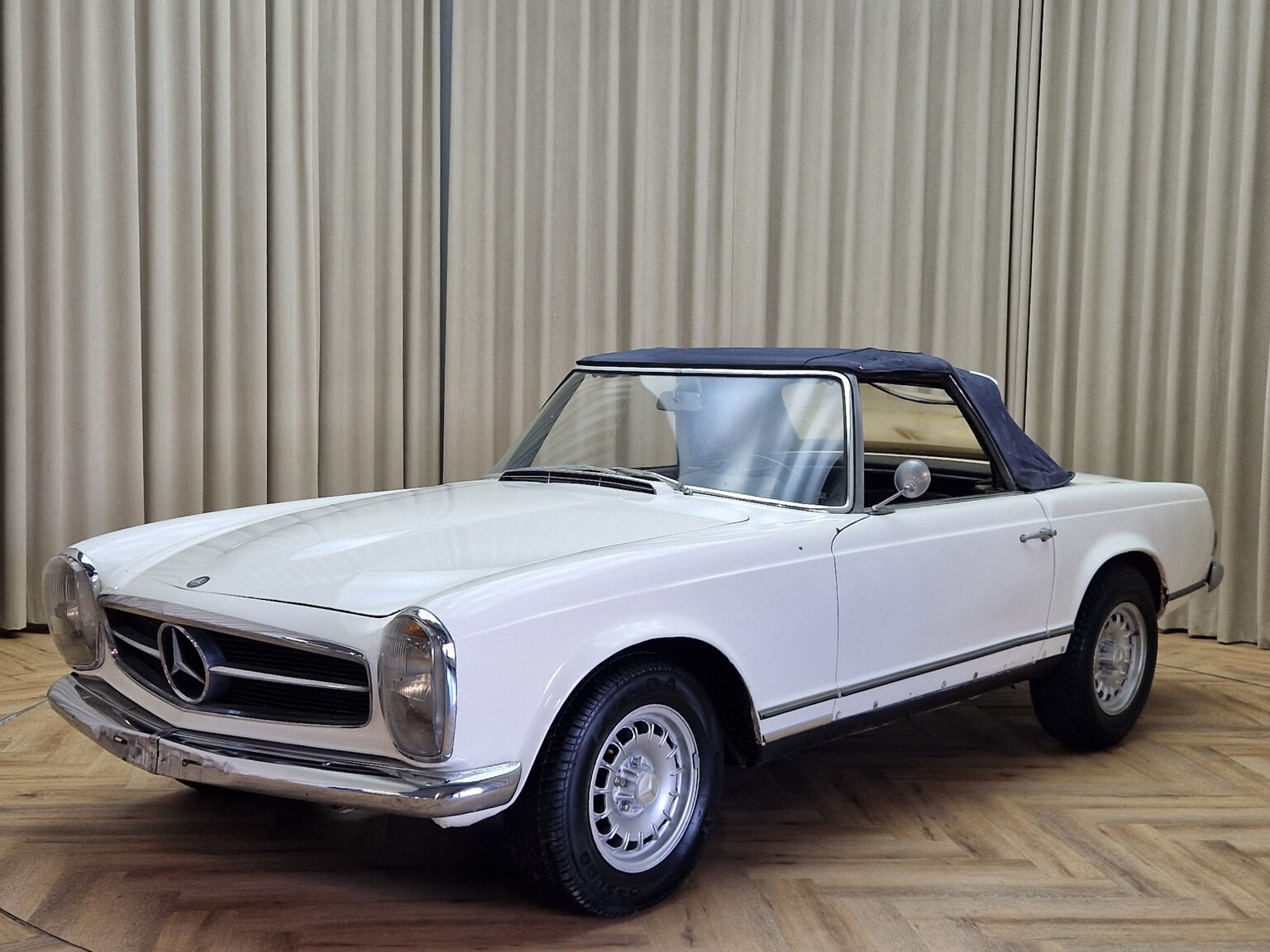 Aussenfoto 1964 Mercedes-Benz 230SL Pagoda