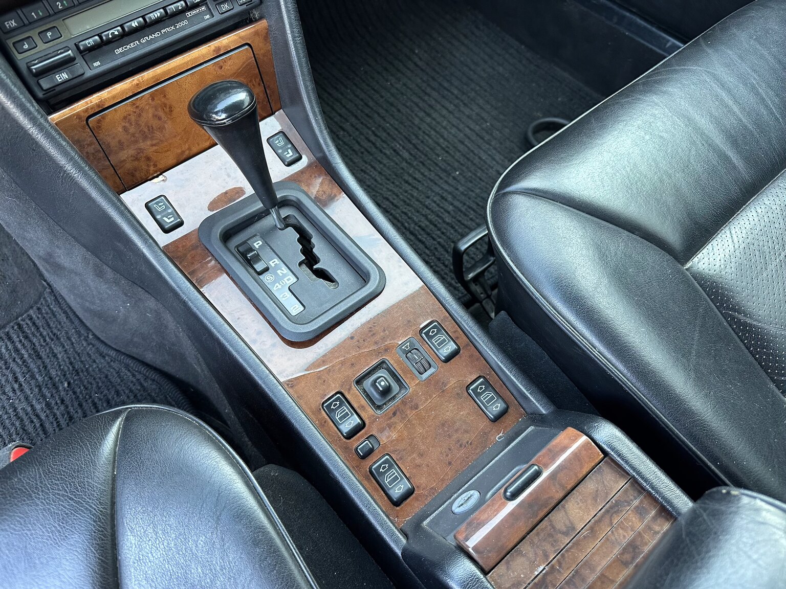 Innenraumfoto von 1992 Mercedes-Benz 300 CE-24