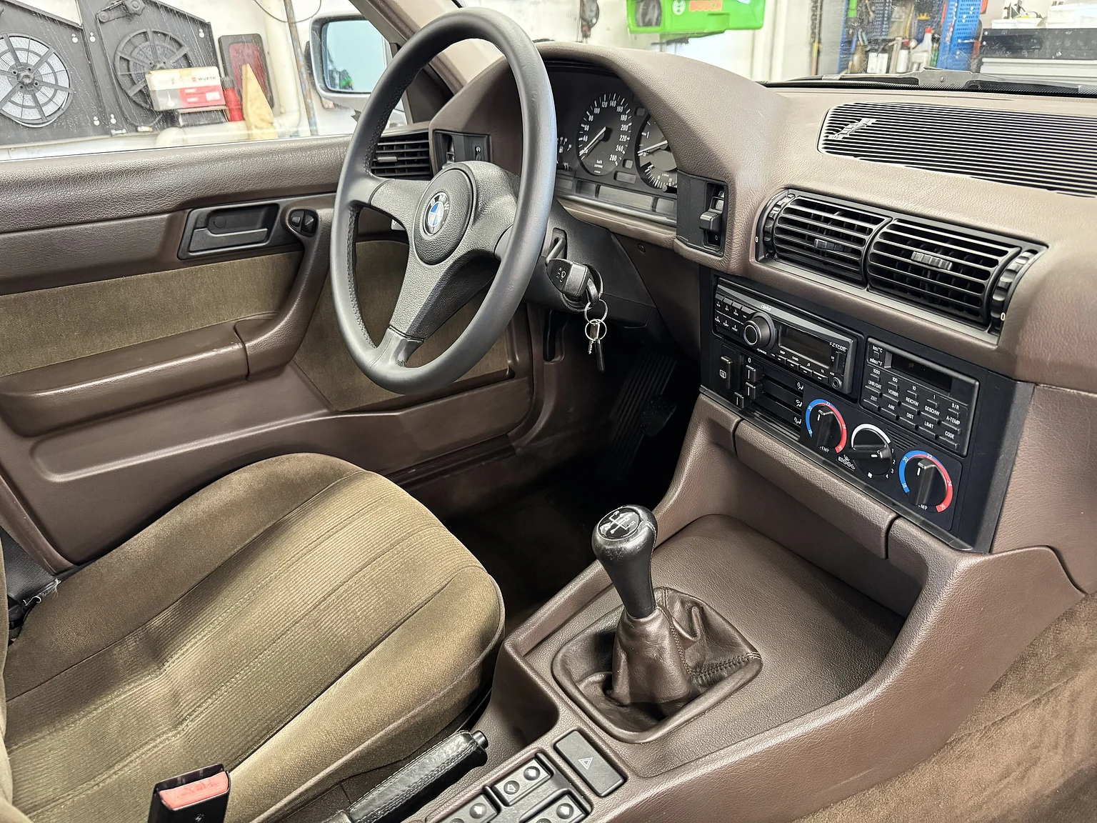 Innenraumfoto von 1988 BMW 535i - NO RESERVE (6)