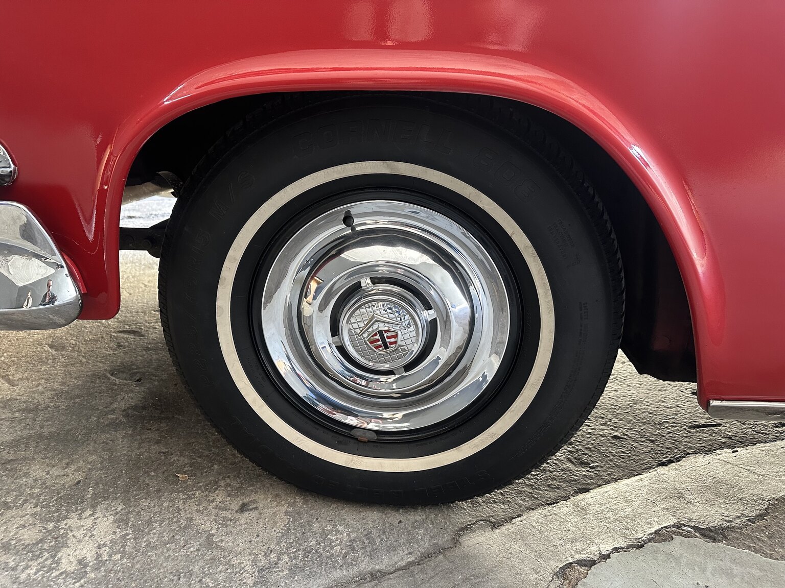 Exteriörbild på 1955 Dodge Custom Royal Sedan HEMI