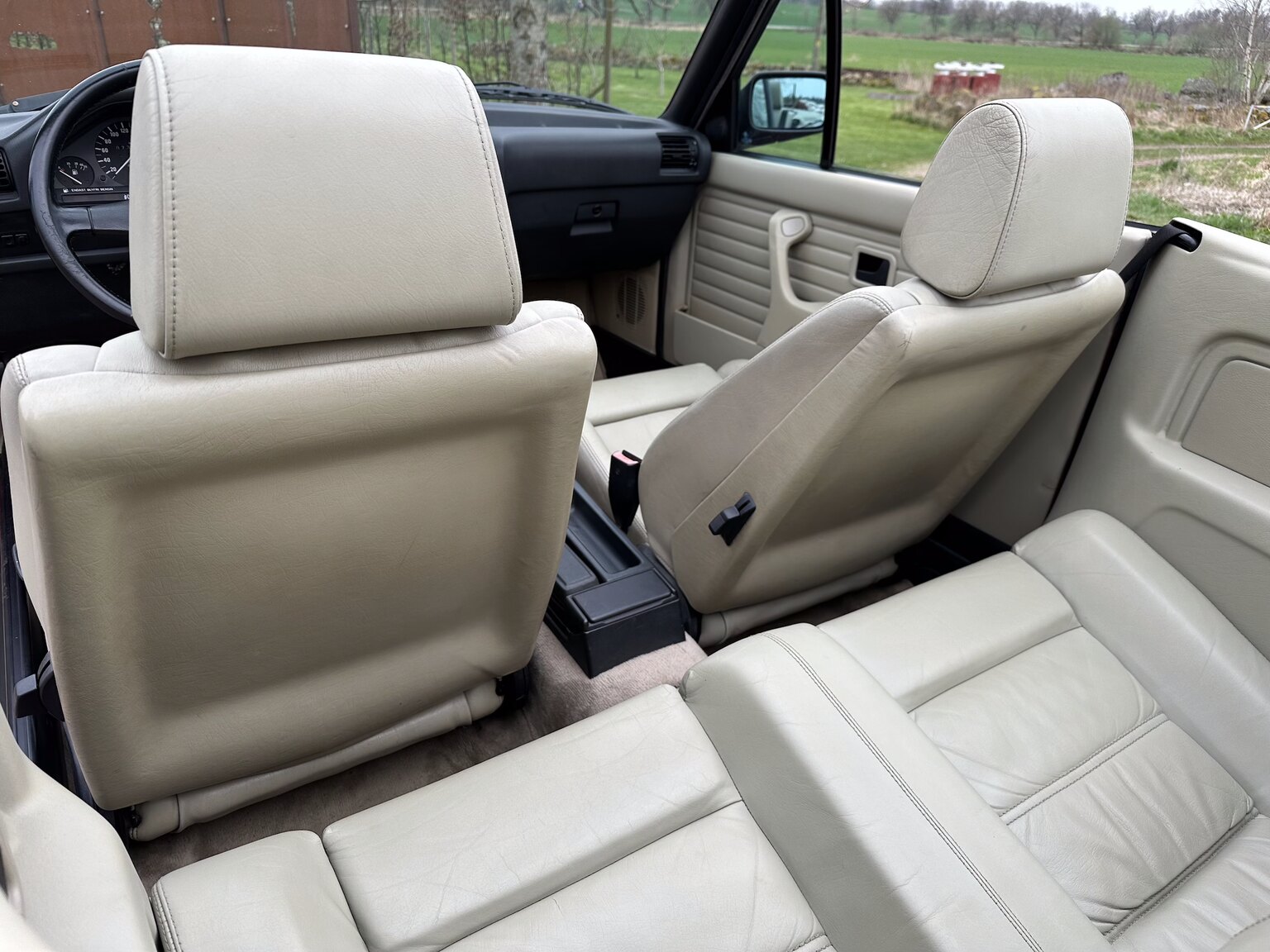 Innenraumfoto von 1987 BMW 325i Convertible (16)