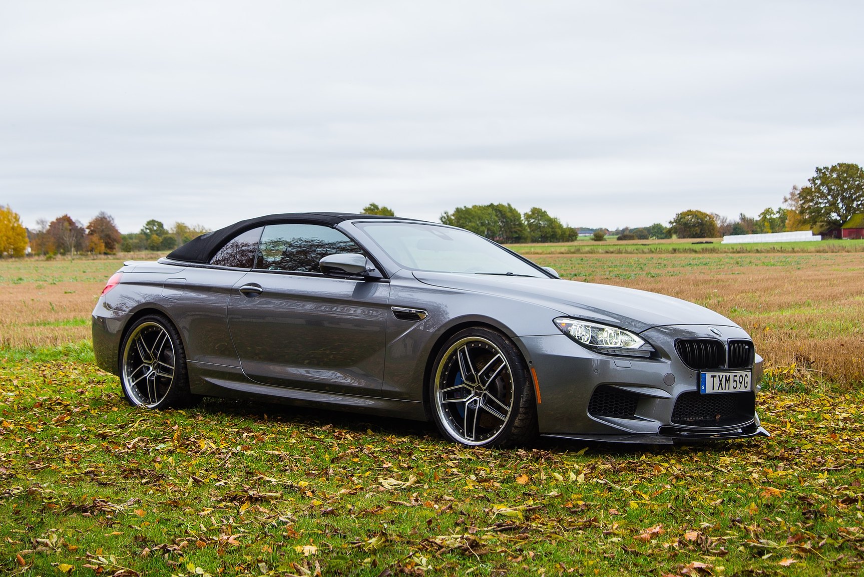 Exterior image of 2014 BMW M6C