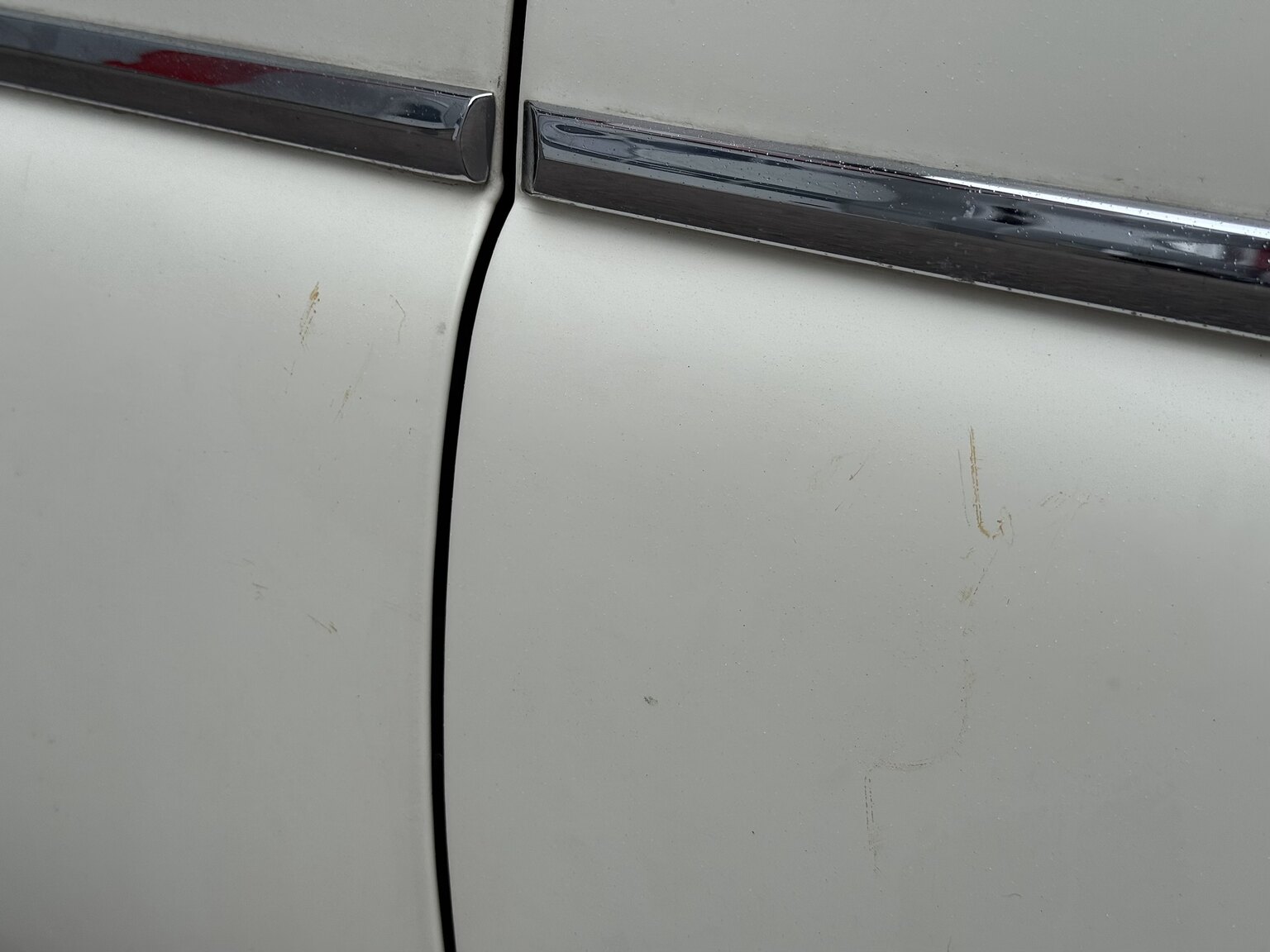 Exterior image of 1963 Mercedes-Benz 220 SE