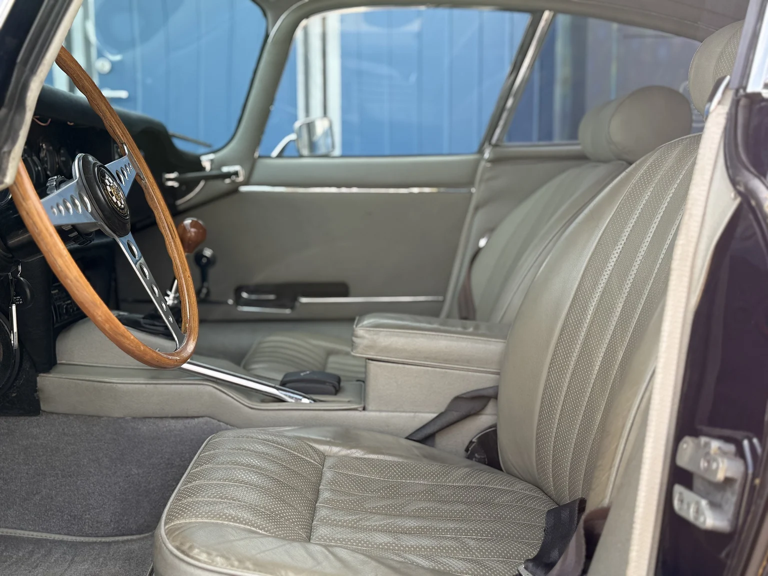 Interior image of 1969 Jaguar E-Type 4.2 Coupe (3)