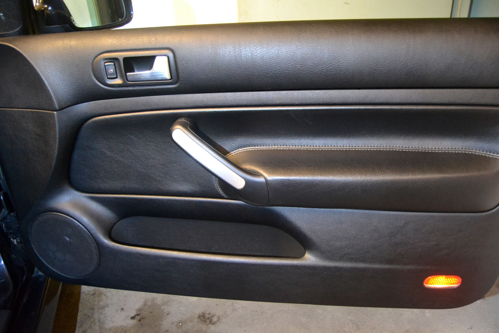 Innenraumfoto von 2003 Volkswagen Golf R32 MK4 (7)