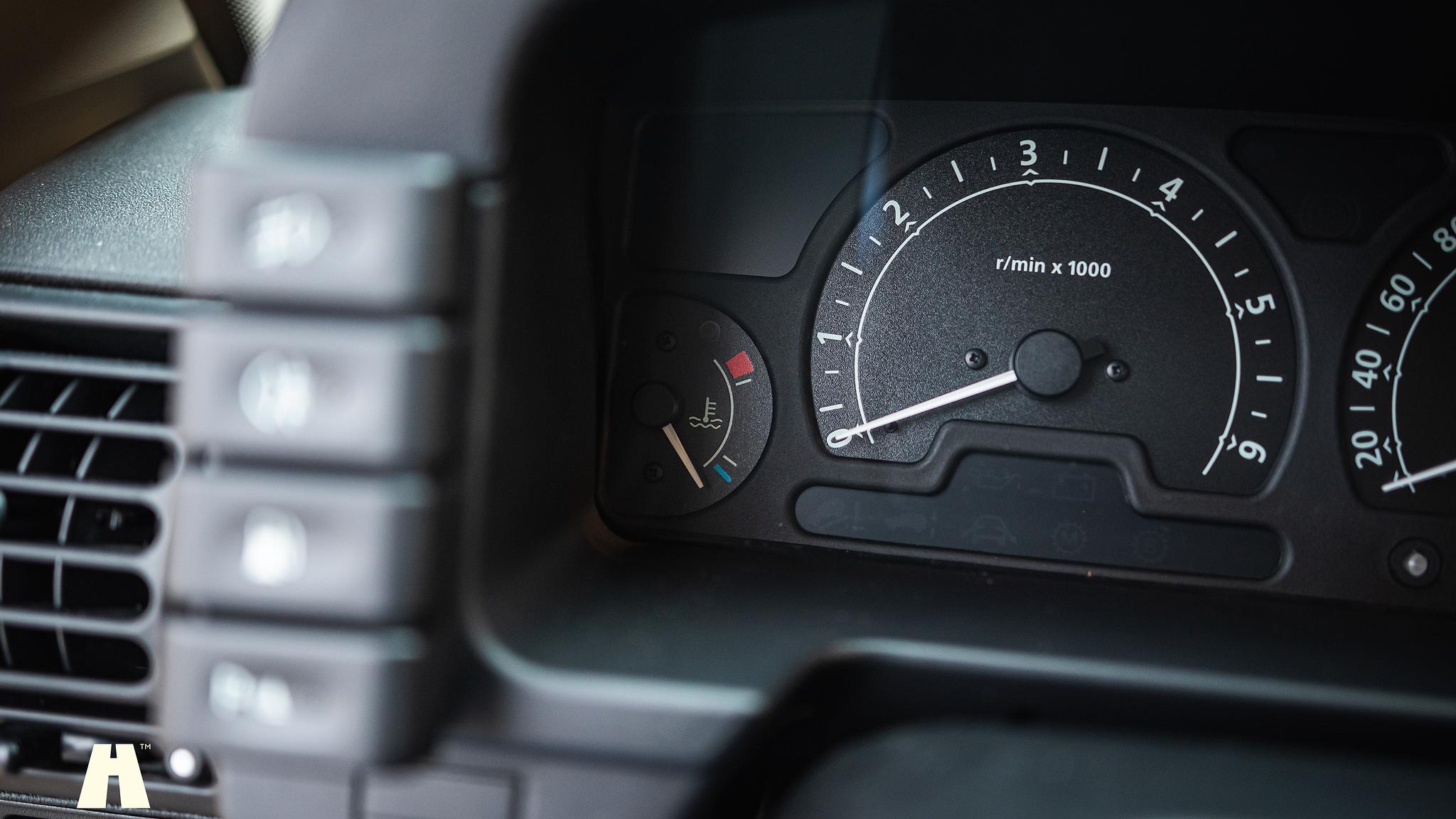 Interior image of 2003 Land Rover Discovery II, 2003