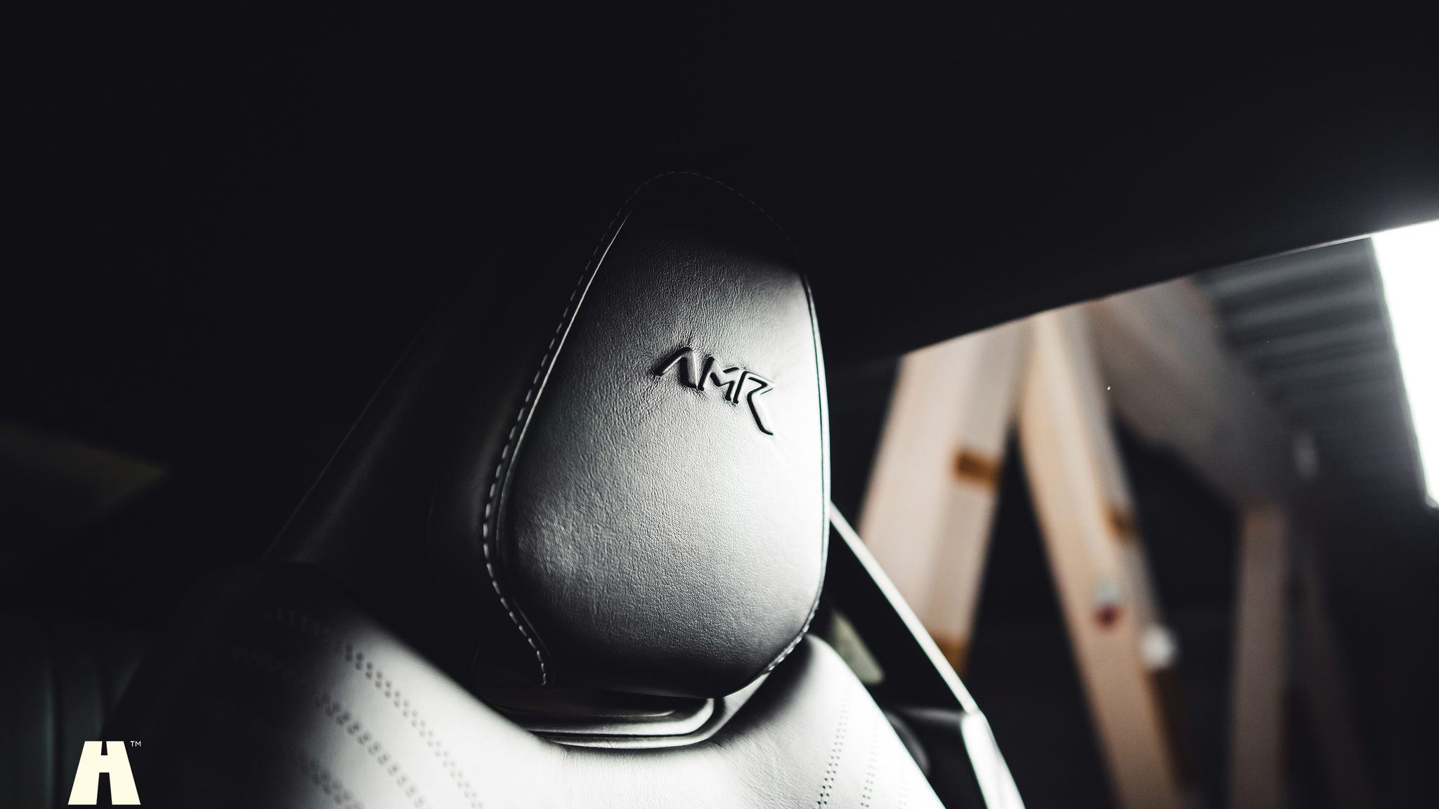 Interiörbild 2019 Aston Martin DB11 AMR (10)