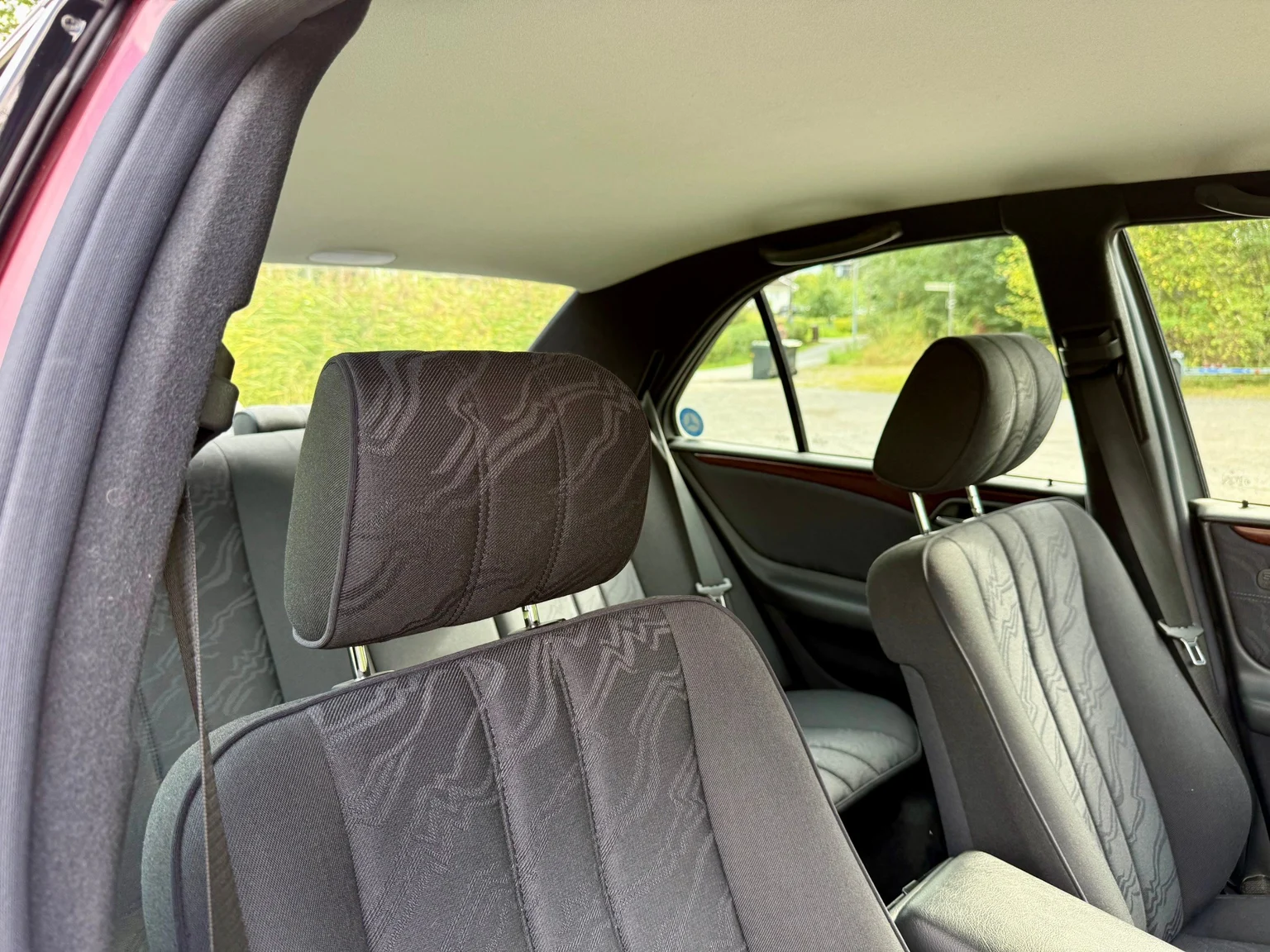 Innenraumfoto von 1997 Mercedes-Benz E 290 TD (80)