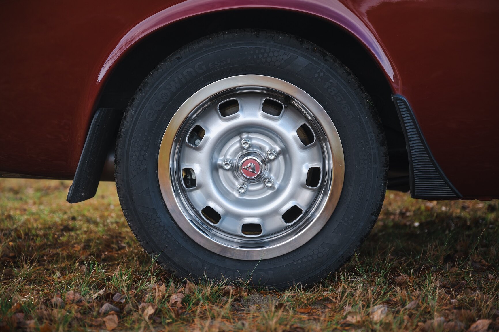 Exterior image of 1972 Volvo 1800 ES