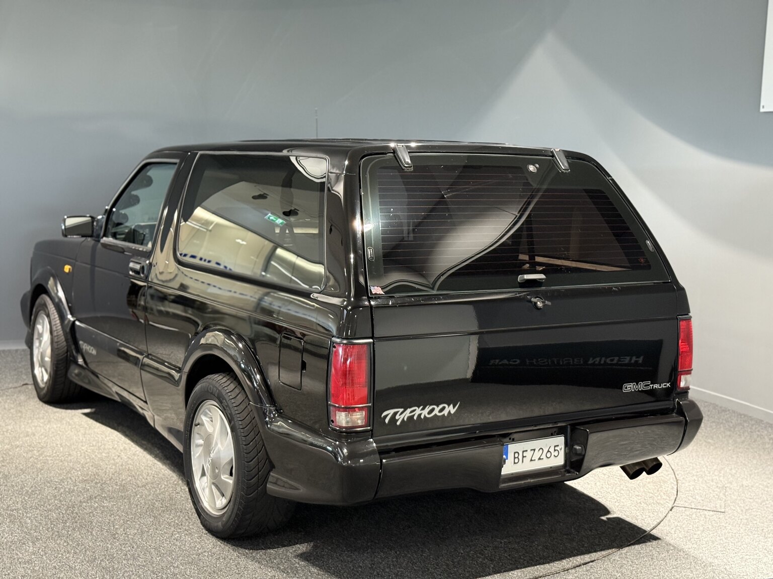 Exterior image of 1992 GMC Typhoon 