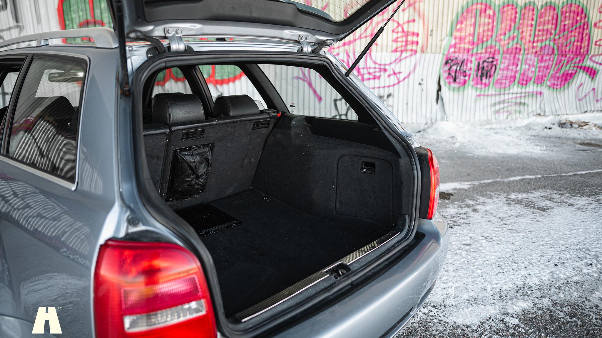 Innenraumfoto von 2001 Audi RS4 B5 (83)