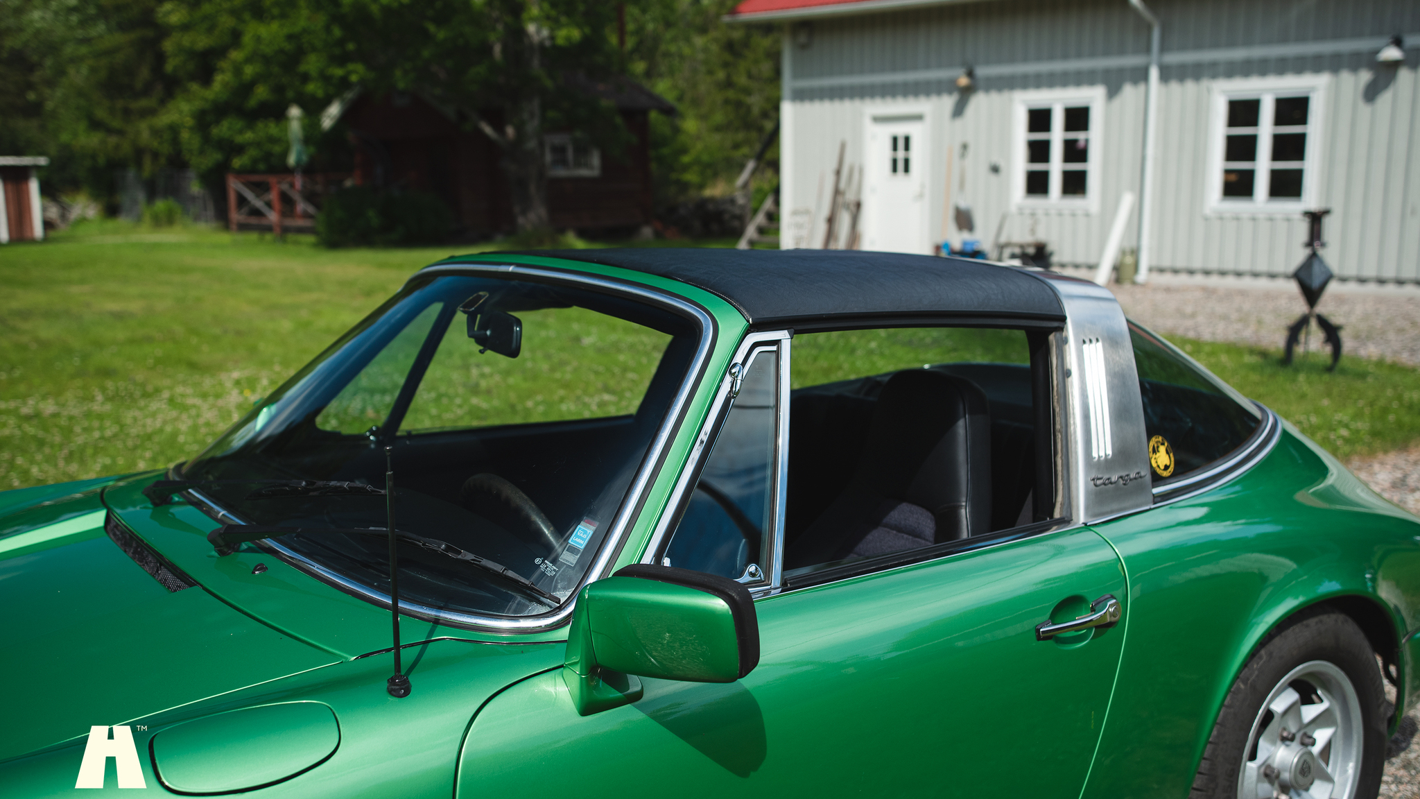 Exterior image of 1976 Porsche 911 Targa