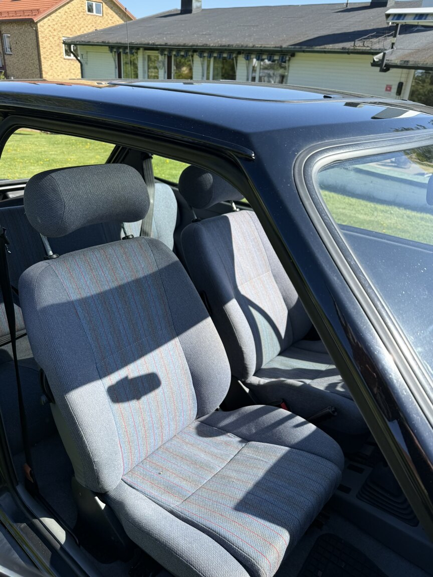 Innenraumfoto von 1988 Ford Fiesta XR2