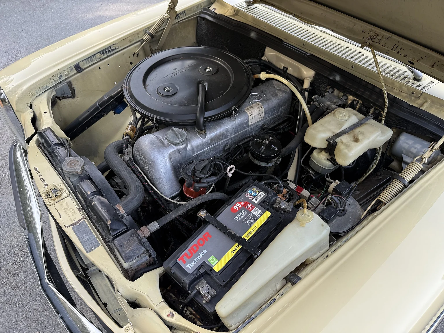 1974 Mercedes-Benz 230 Automatic (1), Mekanik