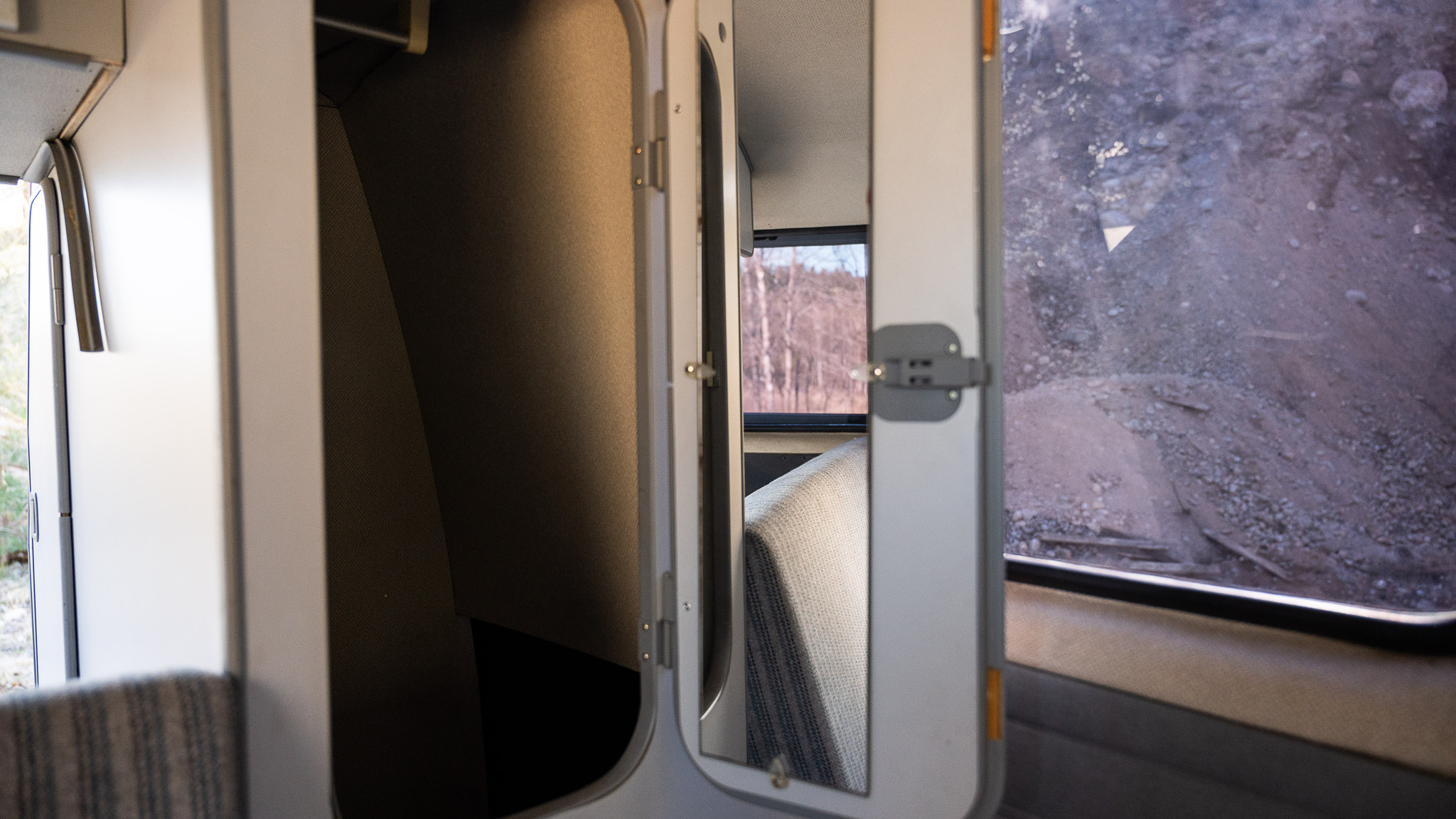 Interior image of 1992 Volkswagen T3 Kombi Syncro 16" Westfalia