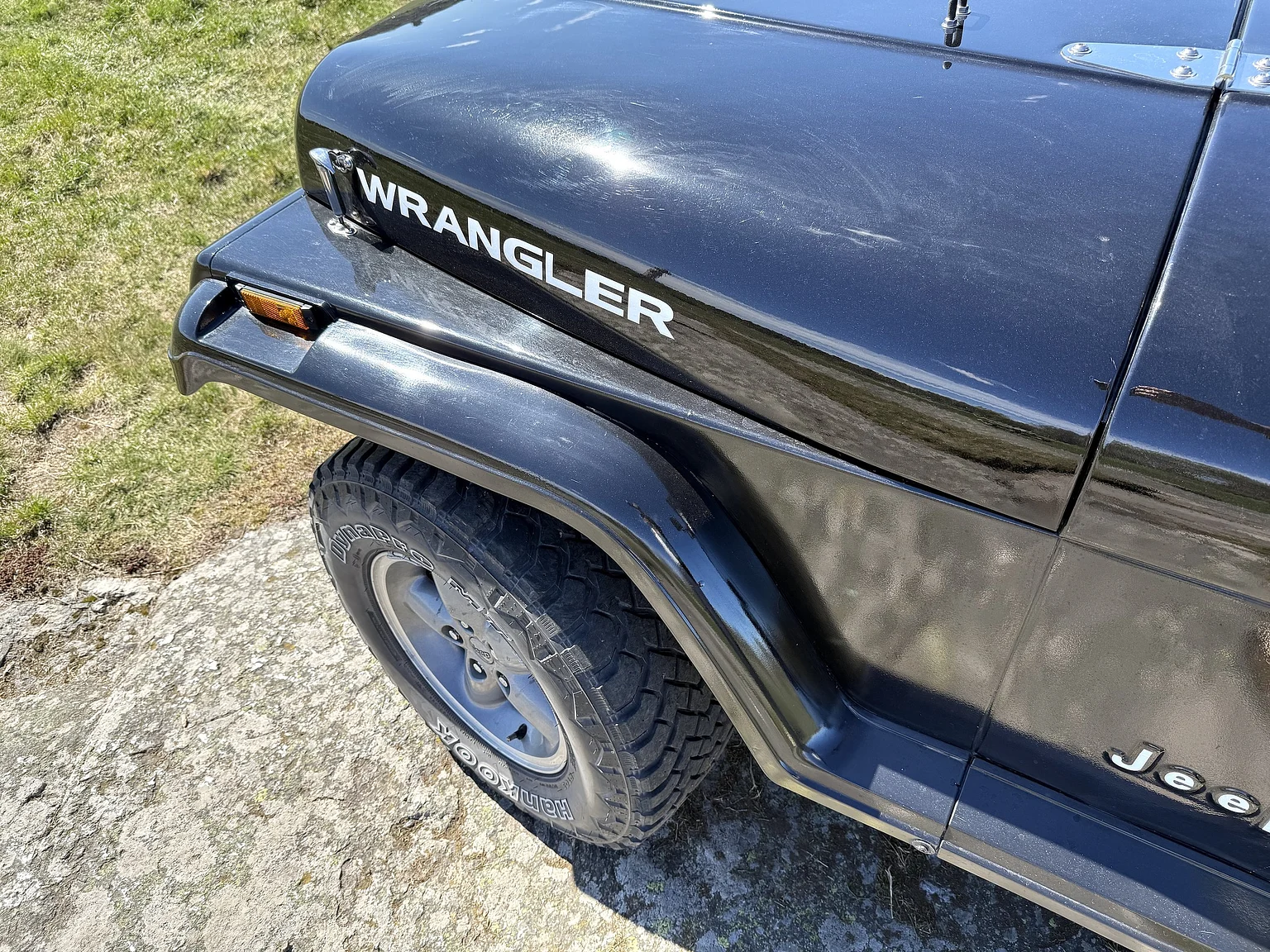 Exterior image of 1990 Jeep Wrangler Islander (22)