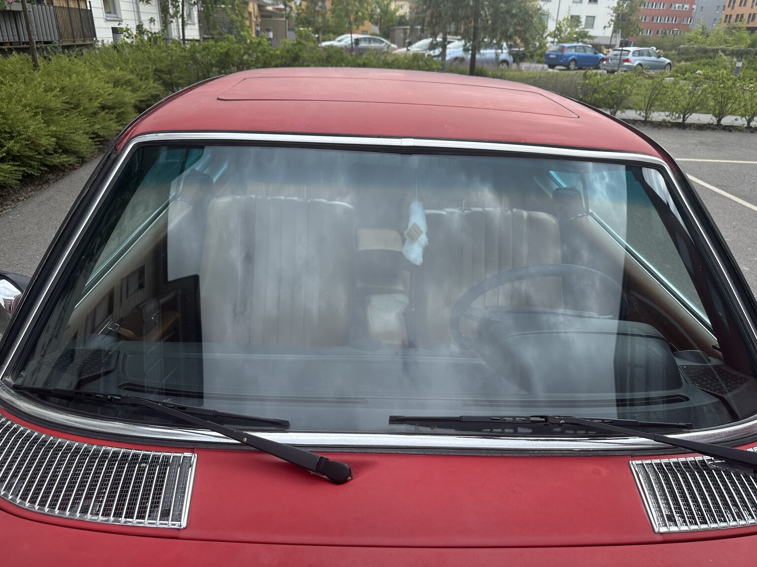 Exteriörbild på 1977 Mercedes-Benz 280 CE