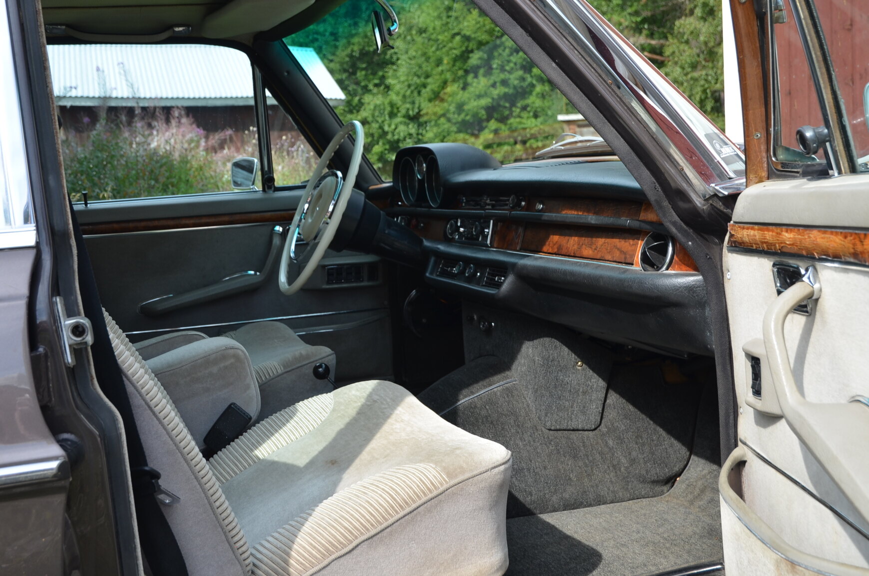 Interior image of 1968 Mercedes-Benz W109 300 SEL 6.3