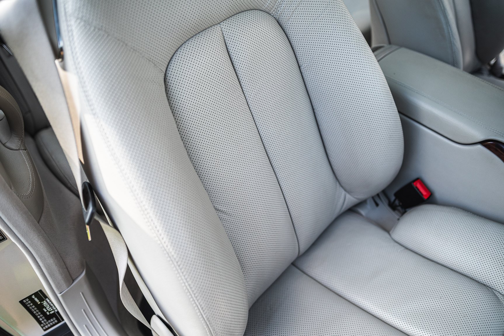 Interior image of 2000 Mercedes-Benz CL 500